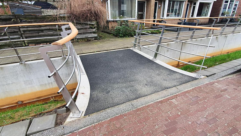 https://vangeenen-polishing.com/wp-content/uploads/2021/08/Stainless-steel-handrails.jpg