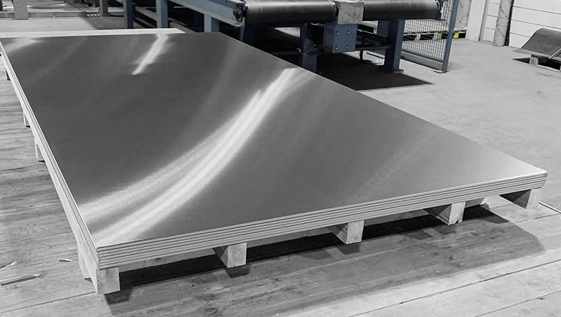 Aluminum sheet polished brushed.