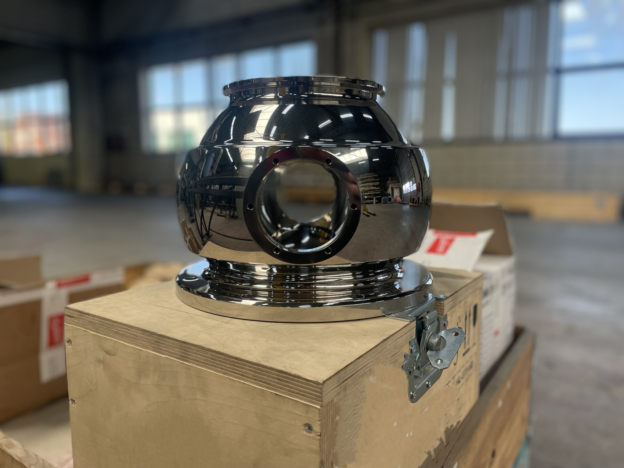 Stainless steel sphere supermirror polished